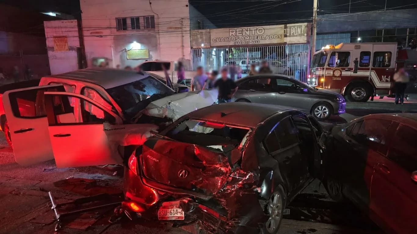 Esposo descubre a su esposa con amante y provoca fatal choque