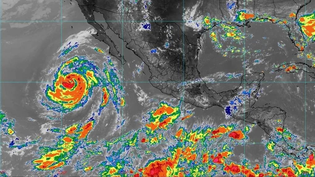 Huracán Marie se aleja de Baja California; disminuirá probabilidad de lluvias