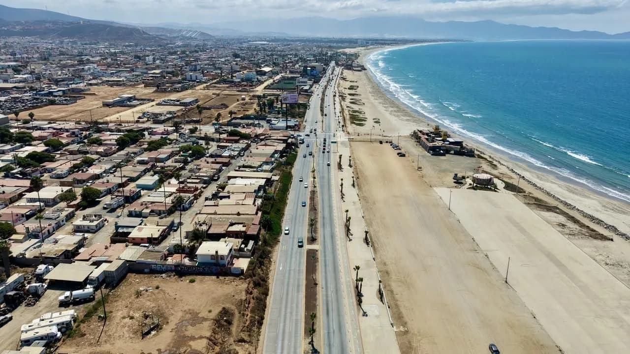 Advierten por carrera de autos sin permiso frente a Playa Hermosa