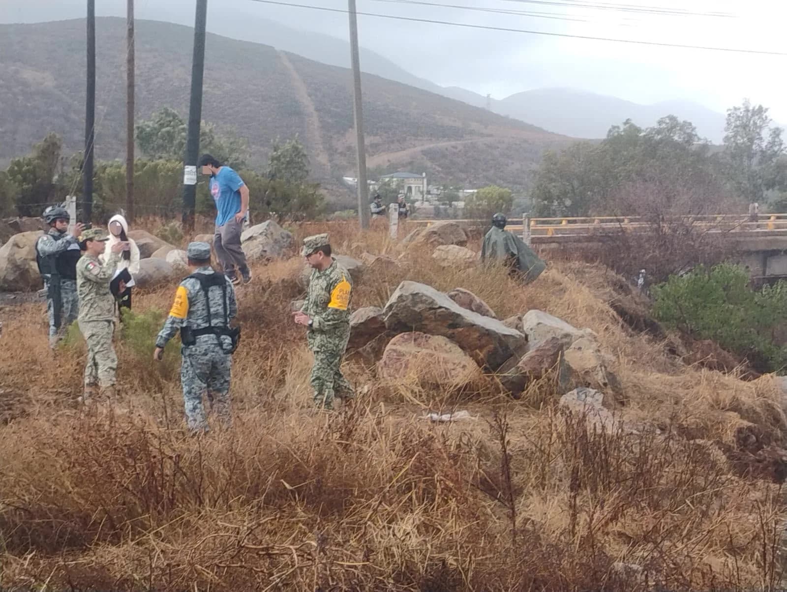 Buscan a cuatro integrantes de una familia tras las lluvias en Ensenada