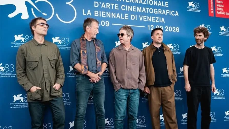 Liam y Noel Gallagher presentan documental de Oasis en Venecia