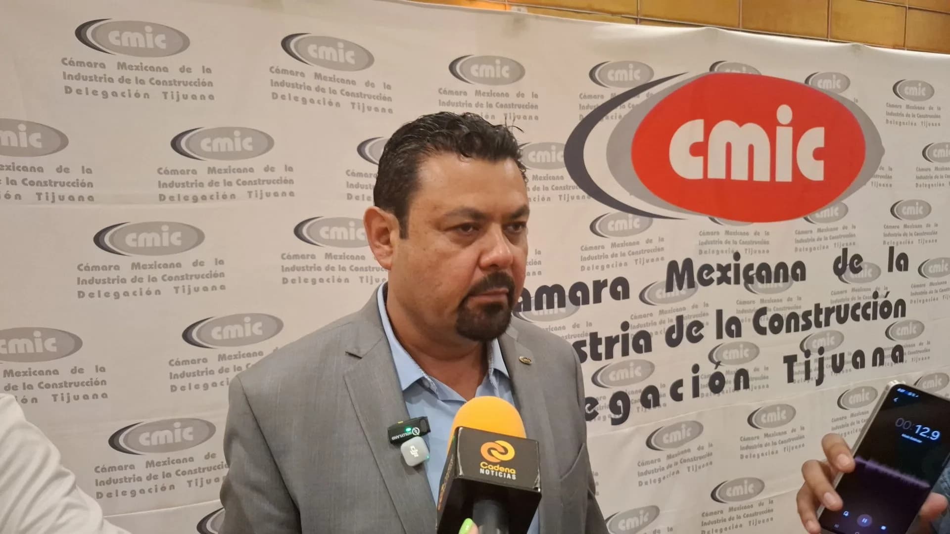 Alumno ataca con navaja a prefecta y estudiantes en secundaria de Colima
